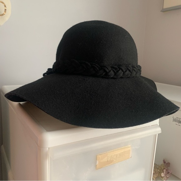 Bebe 100% Wool Black Flex Soft Felt Hat Wide Brim